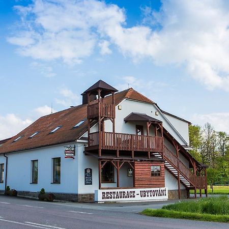 Penzion Country Steak Restaurant Lanskroun Exterior photo