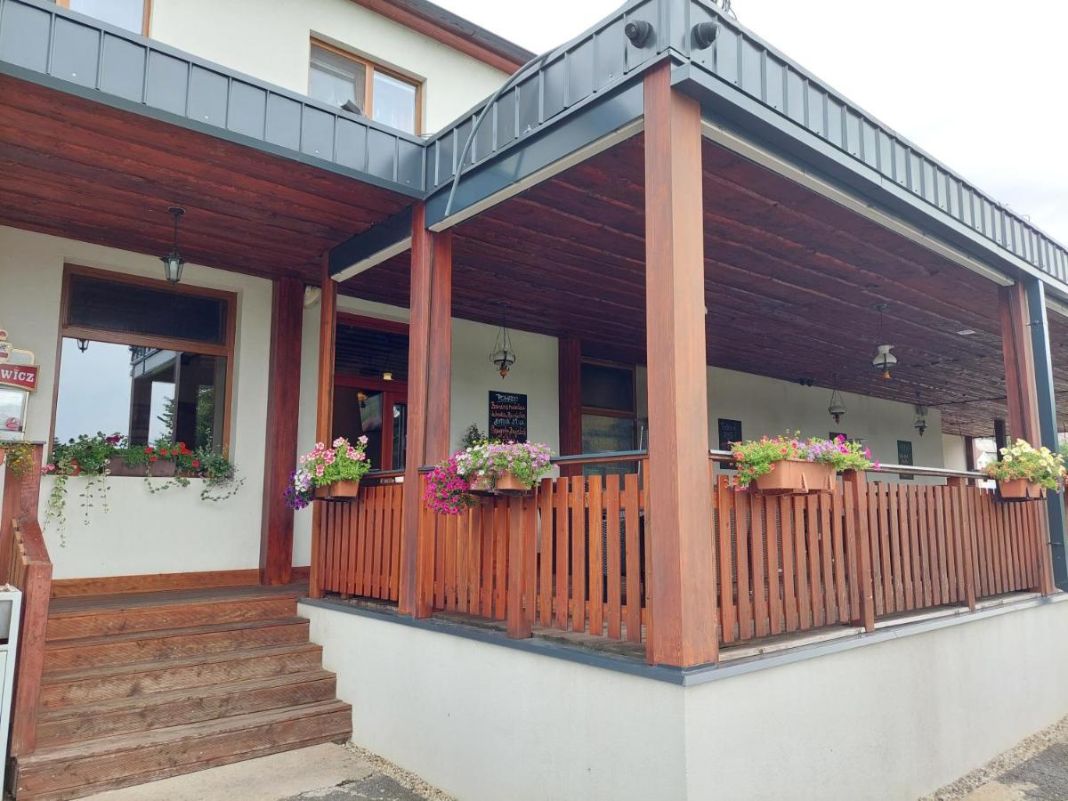 Penzion Country Steak Restaurant Lanskroun Exterior photo
